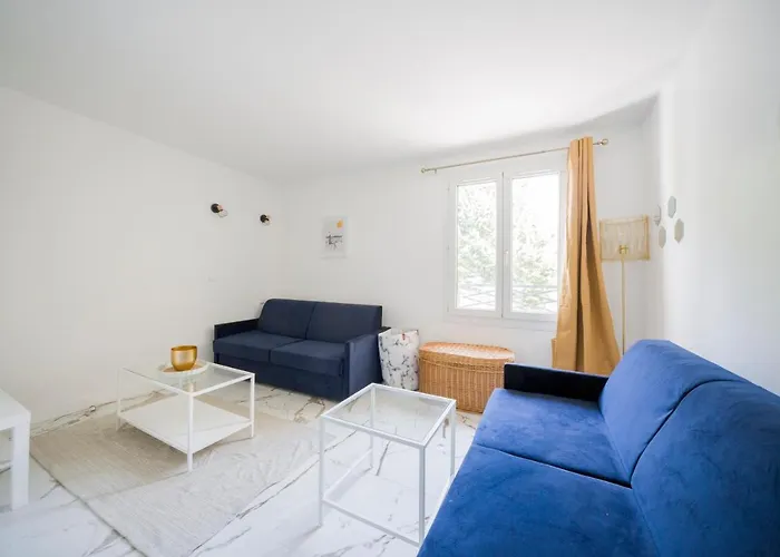 Studio - Luxury Home